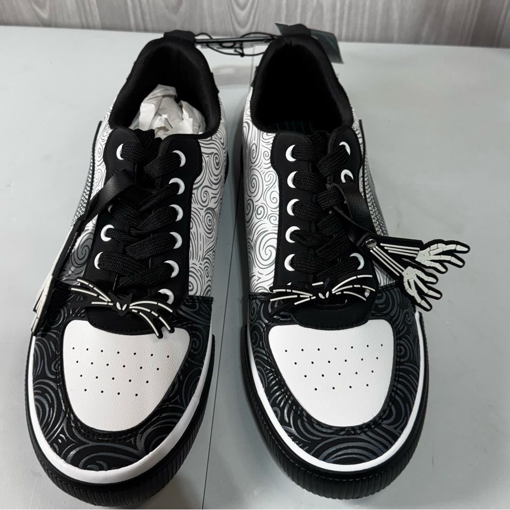 Disney Nightmare Before Christmas Low Top shoes Men's Size 11.5 NWT Halloween - Picture 2 of 5